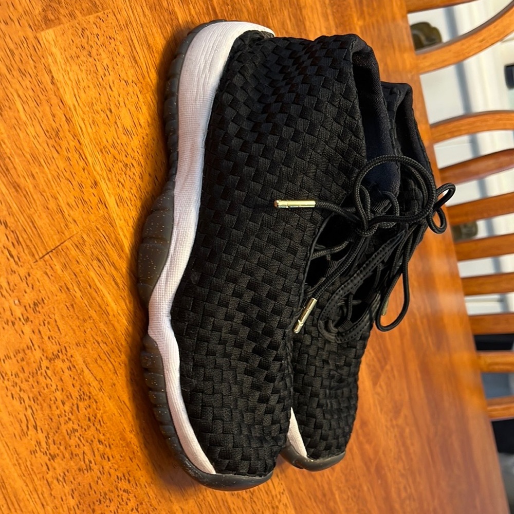 Jordan future black white size 7y 2017